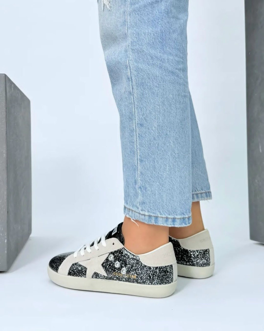 ,обуви,кеды женски,блестящие кроссовки, женская