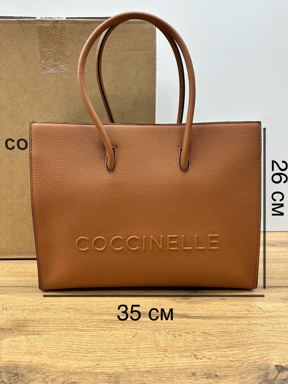 сумка coccinelle,coccinelle женская сумка myrtha из натуральной кожи коричневый цвет,женская сумка coccinelle,сумка-шопер myrtha из зернистой кожи с логотипом макси coccinelle коричневый,сумка myrtha