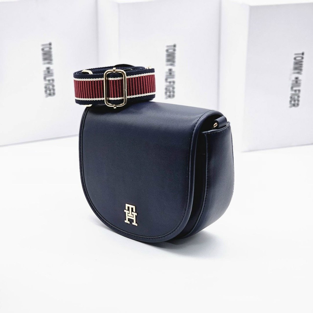 сумка через плечо tommy hilfiger,сумка tommy hilfiger,сумка женская tommy hilfiger,tommy hilfiger сумка женская через плечо,tommy hilfiger tommy hilfiger