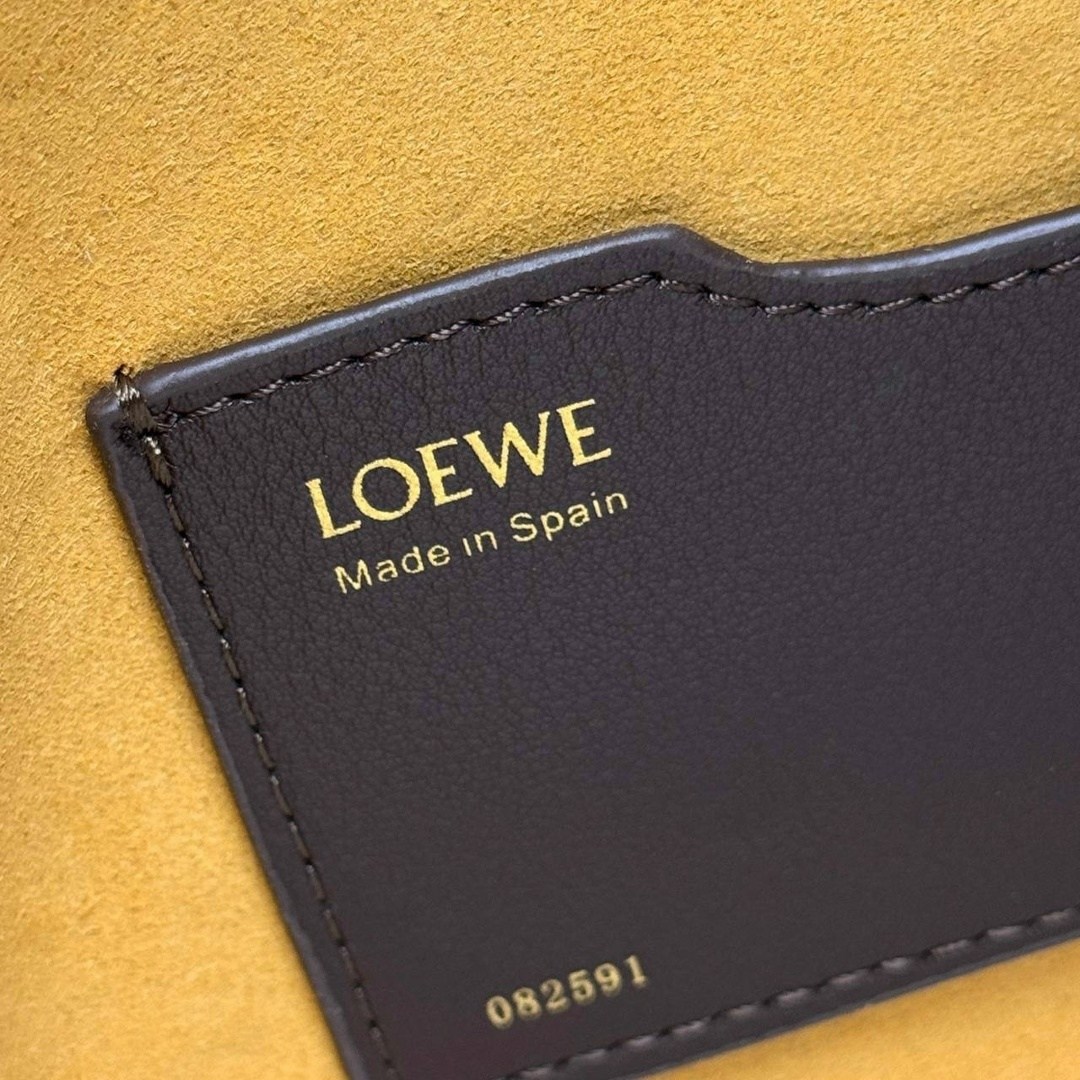 сумка loewe 30-20 см натуральная кожа,сумка женская loewe цепь комбинированная loewe 506104765,сумка,сумки аксессуары,сумки для женщин