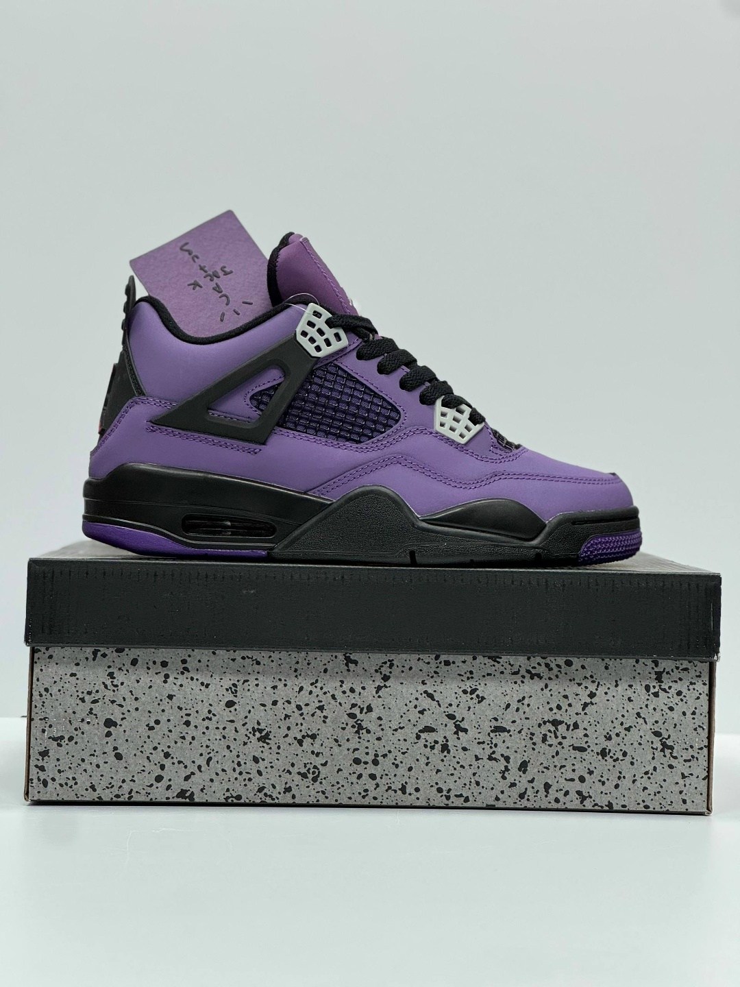 кроссовки nike air jordan 4 retro,кроссовки nike air jordan 4,nike air jordan 4 retro x travis scott purple,фиолетовые джорданы,jordan 4 purple