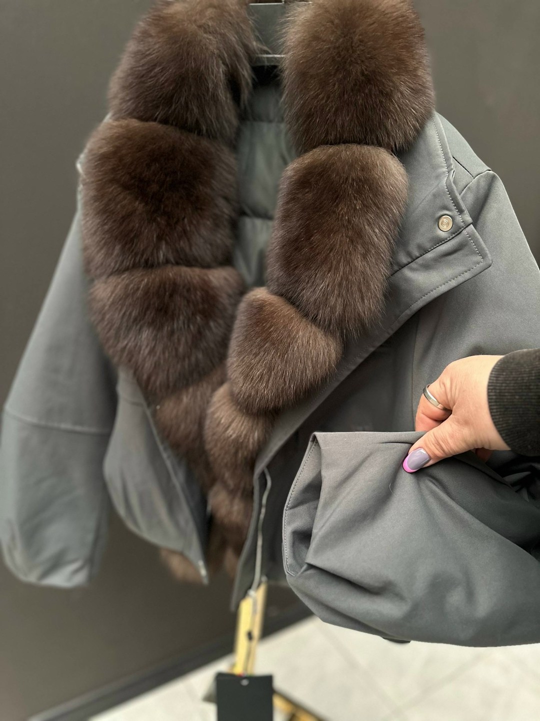 пуховики с мехом,куртка с мехом,пуховики с натуральным мехом,парка женская с натуральным мехом,куртка кожаная с мехом