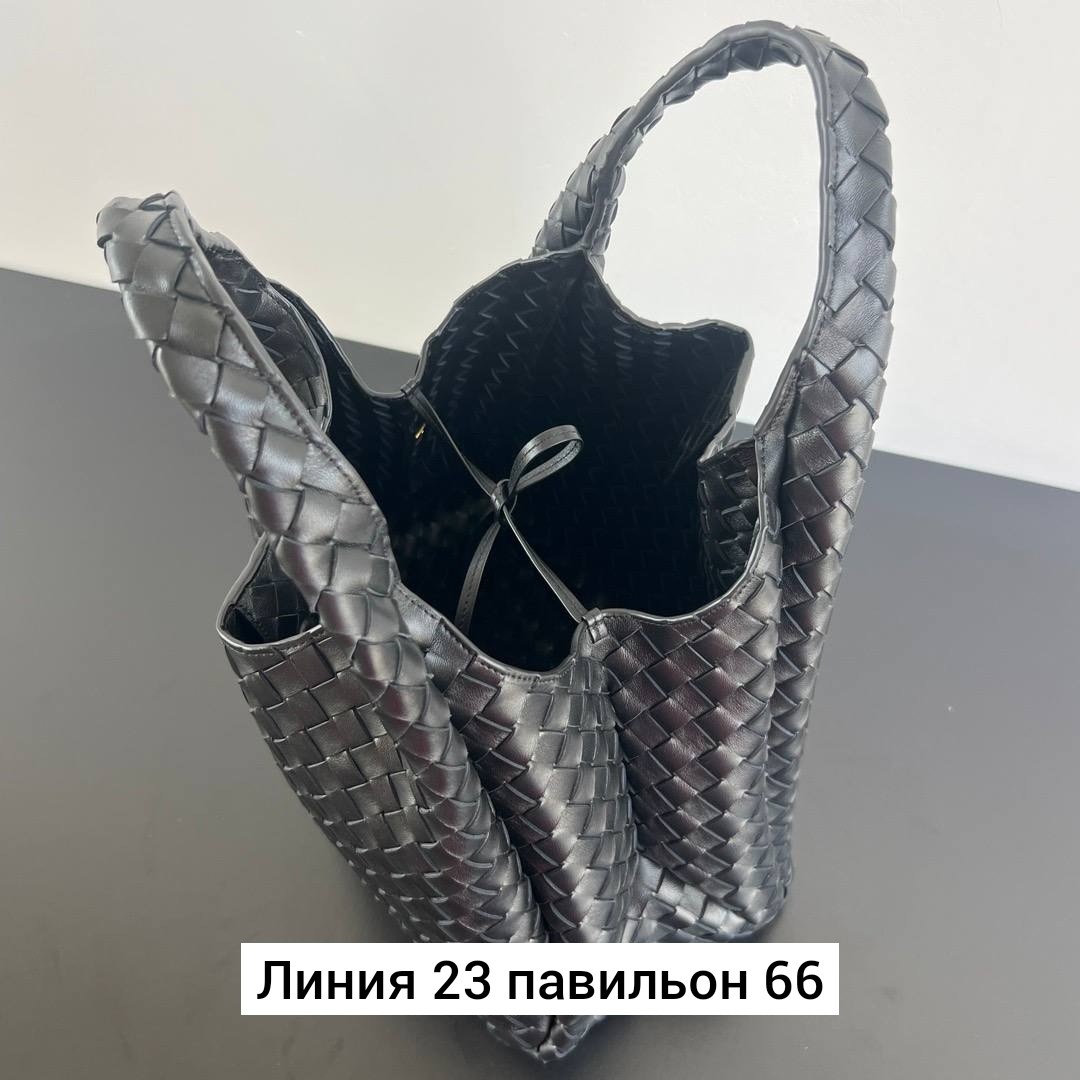 кожаная сумка bottega veneta parachute large бордовая,сумка хобо бордовая плетеная с узлом боттега,сумка bottega veneta,сумка маленькая плетеная с узлом bottega veneta,кожаная женская сумка bottega ve