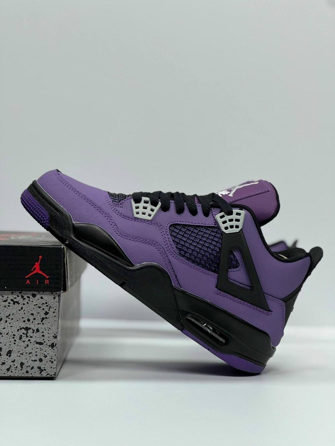 кроссовки nike air jordan 4 retro,кроссовки nike air jordan 4,nike air jordan 4 retro x travis scott purple,фиолетовые джорданы,jordan 4 purple