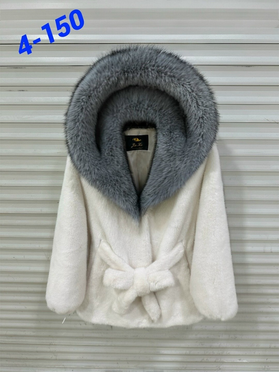 шуба женская,женская шуба из натурального меха,шубка,шубка из меха европейской норки с капюшоном из меха песца,шуба