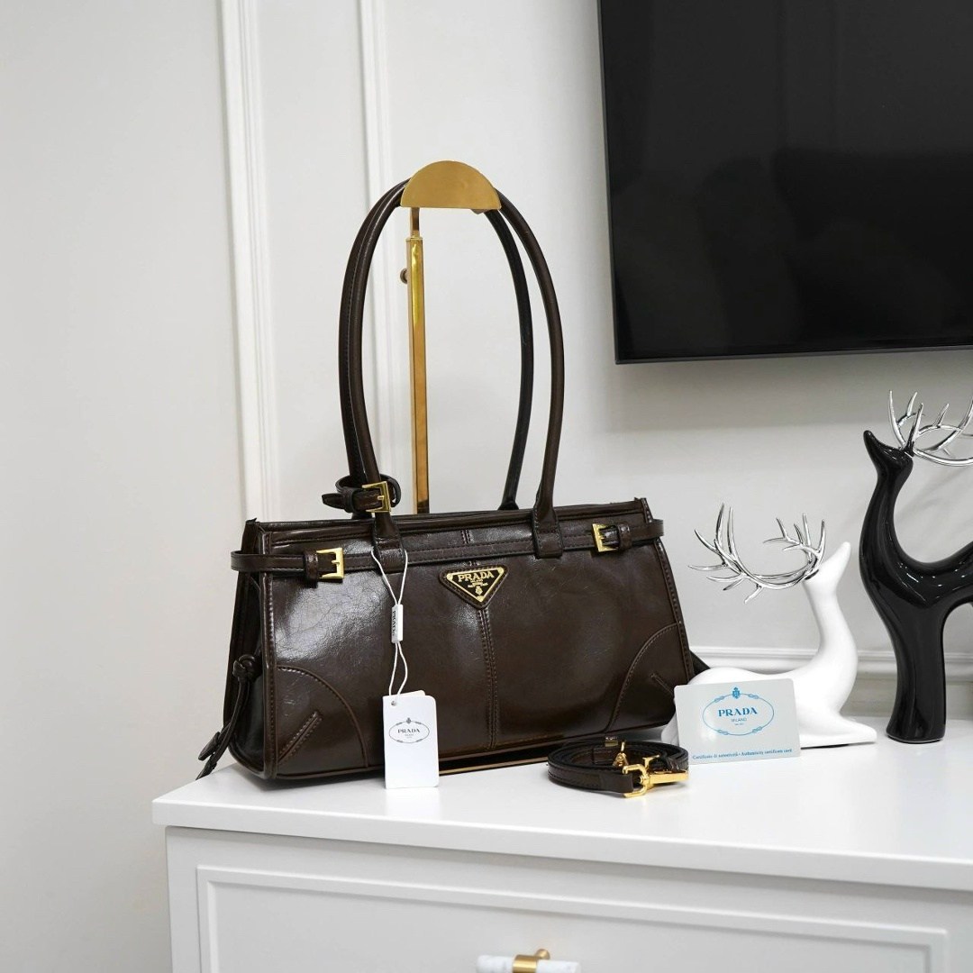 сумка prada натуральная кожа 32-16,сумка женская prada,сумка prada натуральная кожа 38х24,сумка prada,сумка prada натуральная кожа