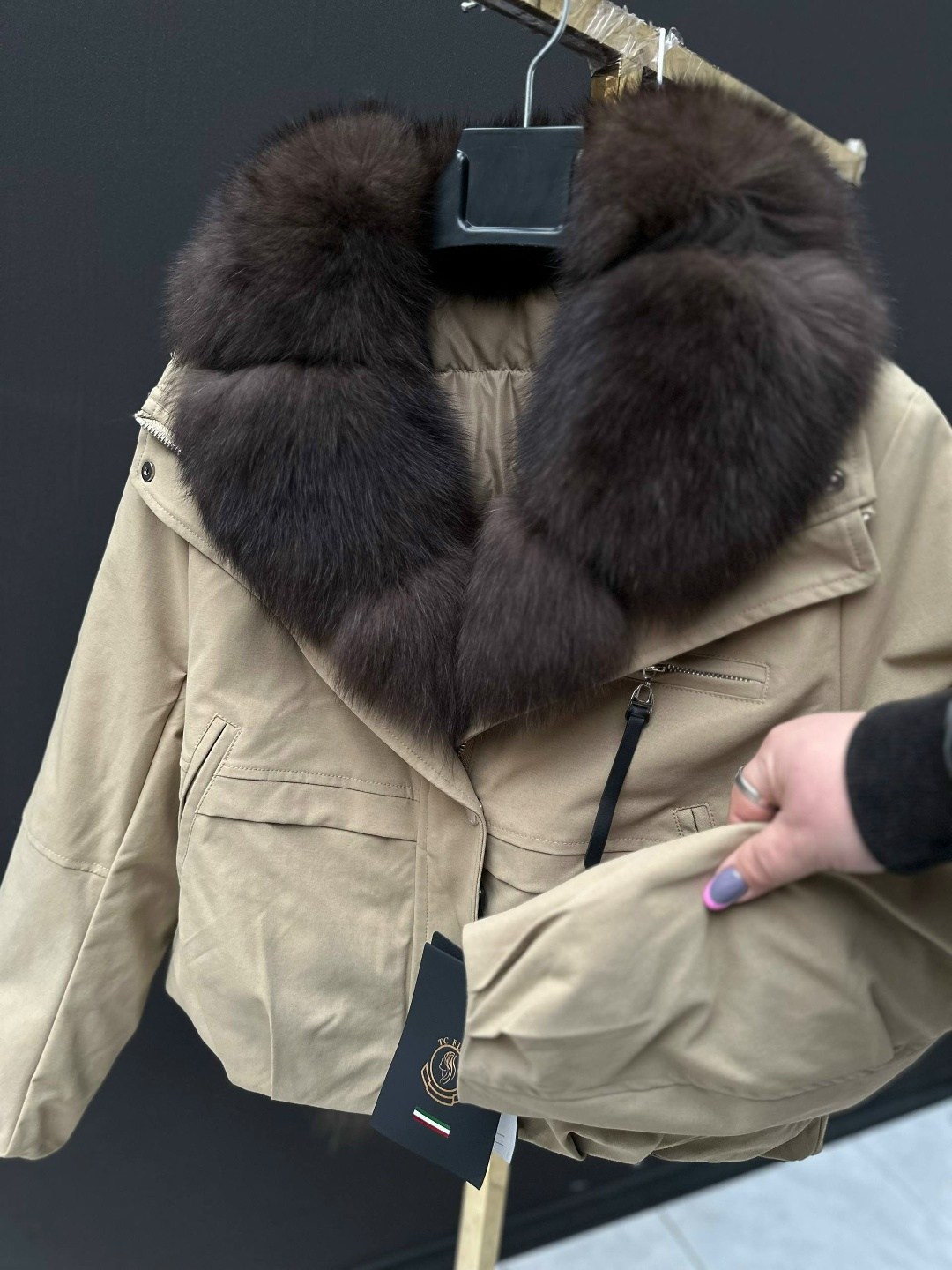 пуховик с натуральным мехом,женский пуховик,куртка с мехом,меховая куртка,куртка с натуральным мехом