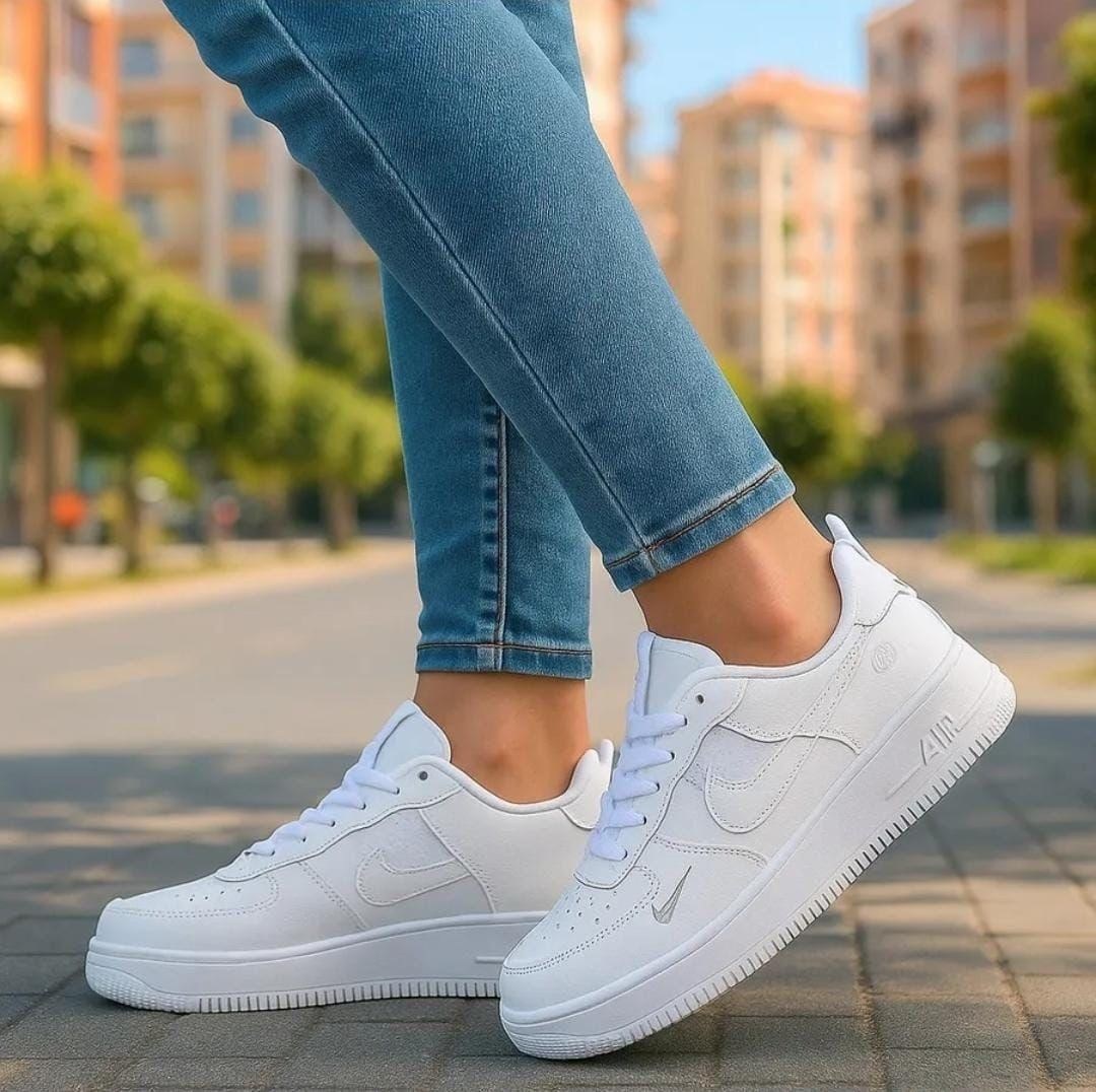 кроссовки nike air force 1 форсы белые кеды,кроссовки air force low 1 форсы кеды nike,кроссовки женские nike air force 1,кроссовки мужские женские,кроссовки найк аир форс