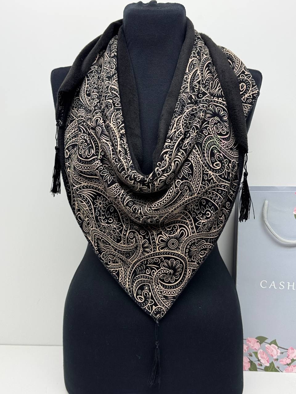 шарфы и платки,черный платок,женские платки,палантин платок,платки косынка