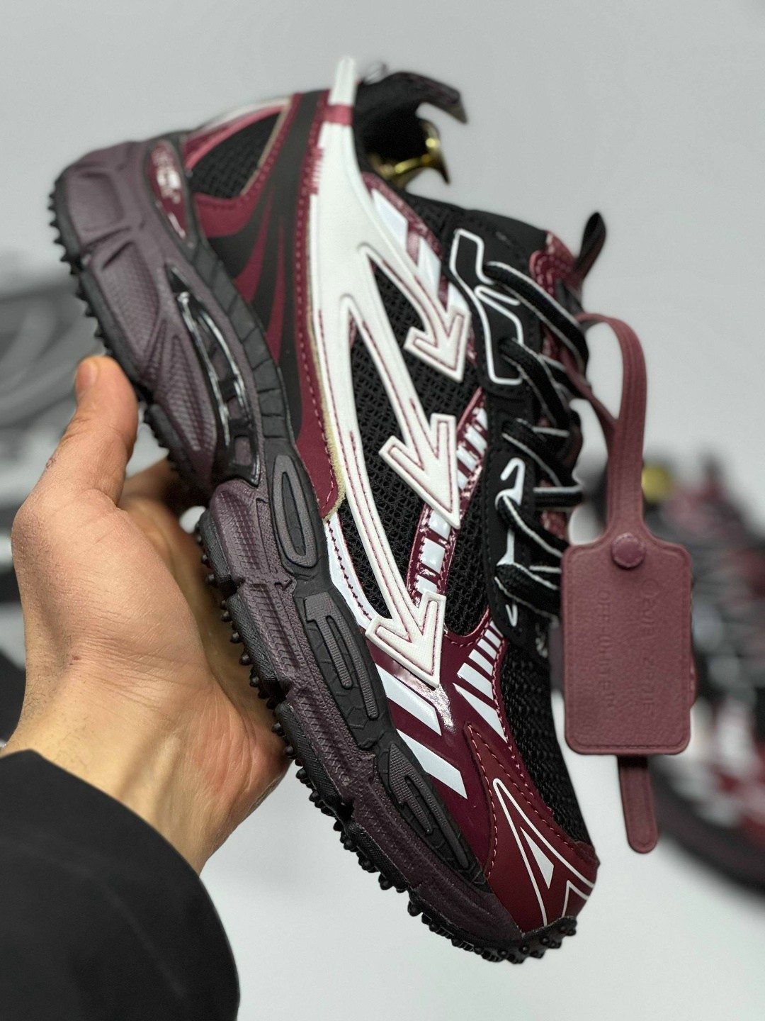 кроссовки off white be right back бордовые,кроссовки off white be right back,кроссовки off-white be right back burgundy,кроссовки off white be right back black red,кроссовки off-white be right back дл