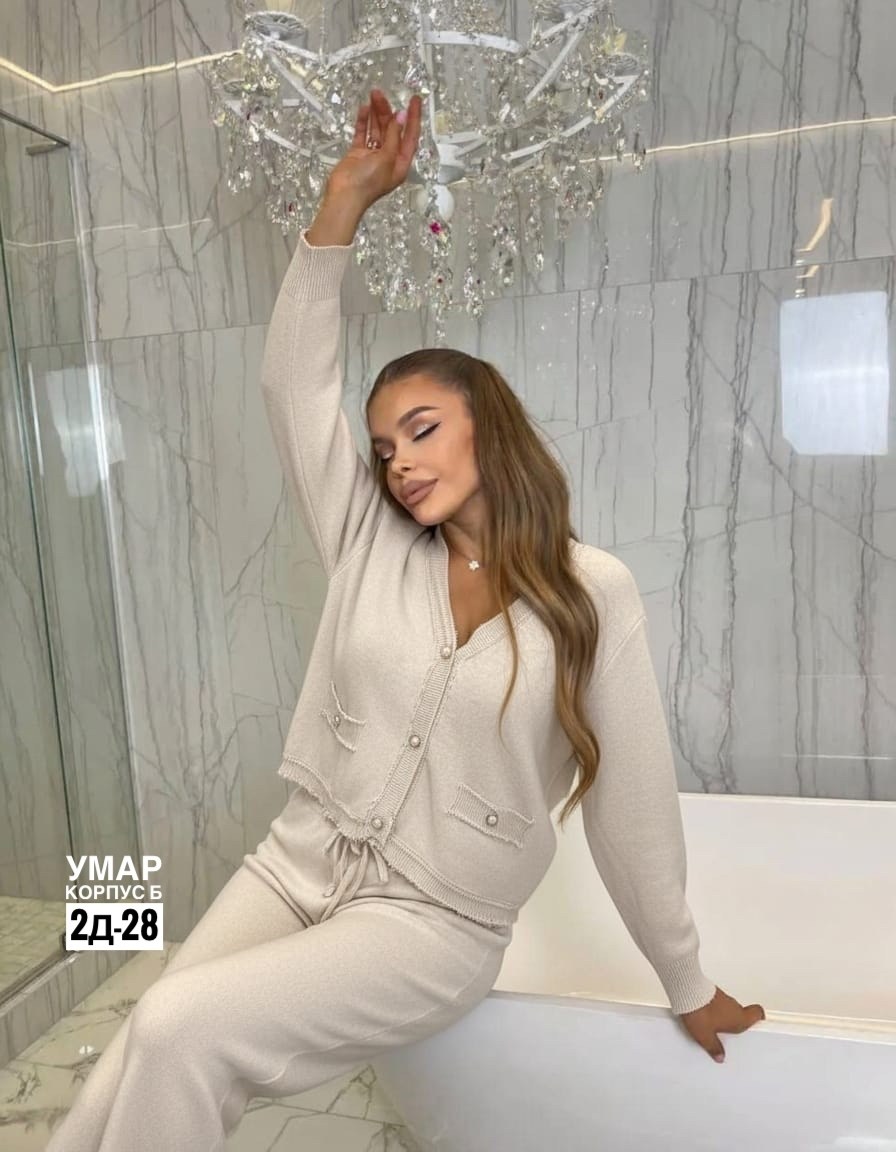 трикотажный женский костюм из кардигана и брюк,кашемировый костюм loro piana,брючный костюм,трикотажные костюмы женские,костюмы женские