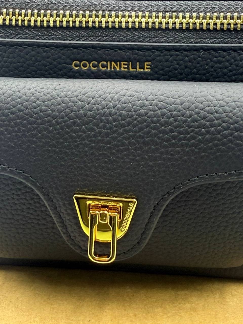 сумка coccinelle,coccinelle сумка женская,coccinelle сумка на плечо кросс-боди,coccinelle сумка на плечо кросс-боди beat soft,сумка