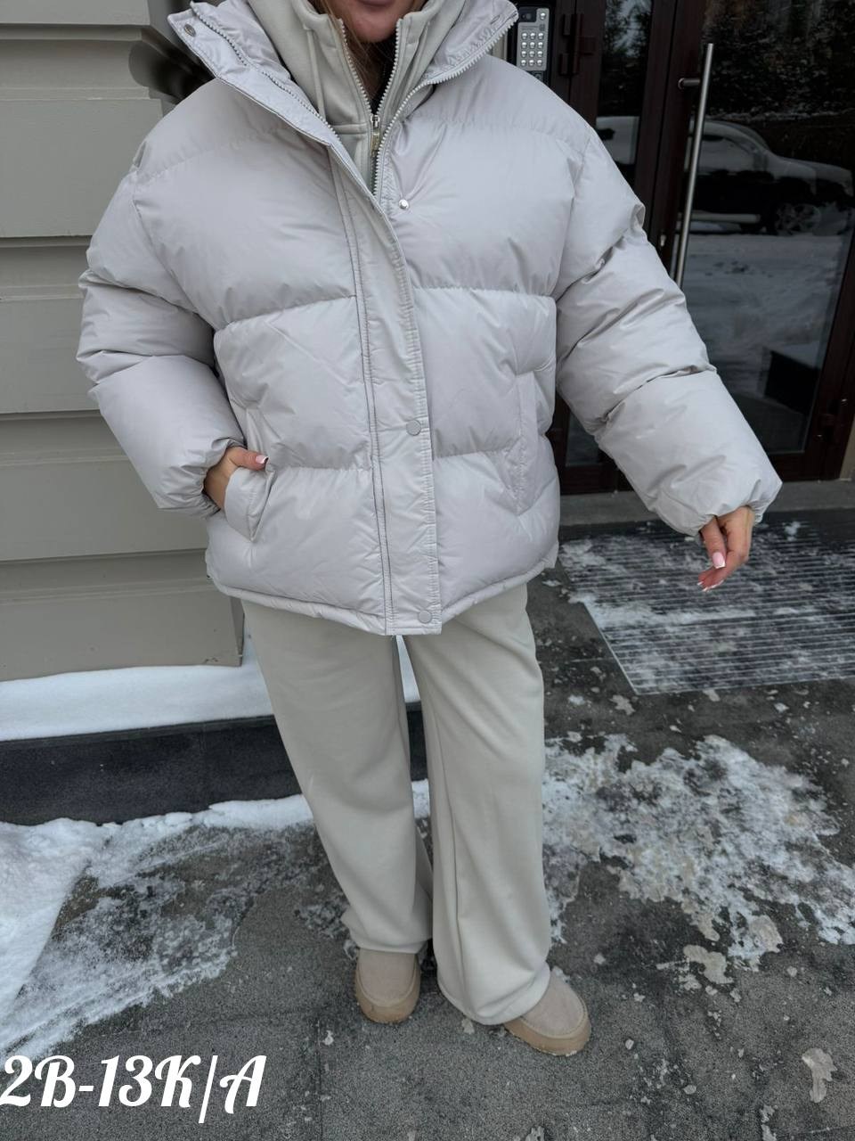 женский пуховик loro piana белого цвета,пуховик loro piana premium,женский серый пуховик loro piana,куртка модная,белые куртки женские