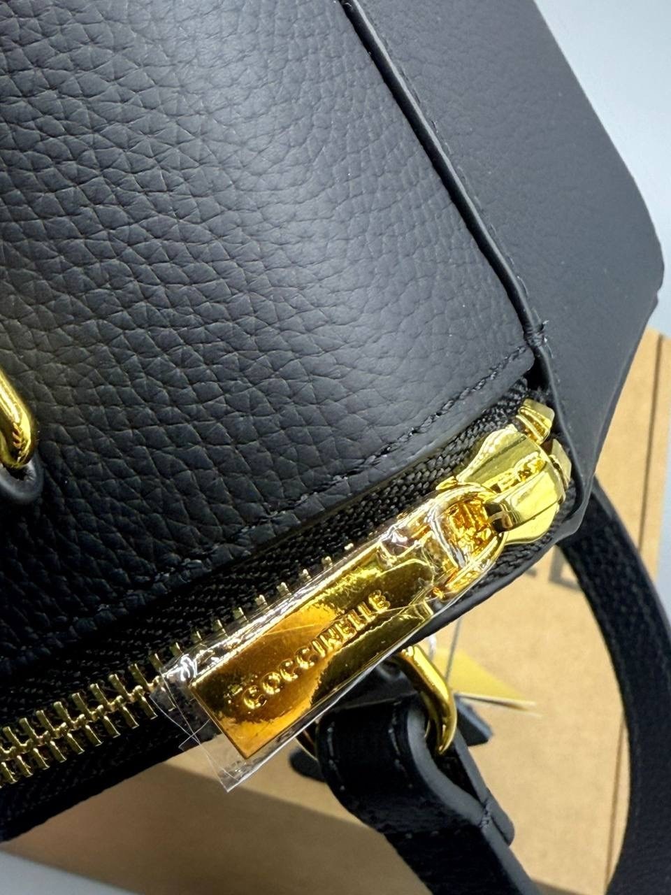 сумка coccinelle,coccinelle сумка женская,coccinelle сумка на плечо кросс-боди,coccinelle сумка на плечо кросс-боди beat soft,сумка