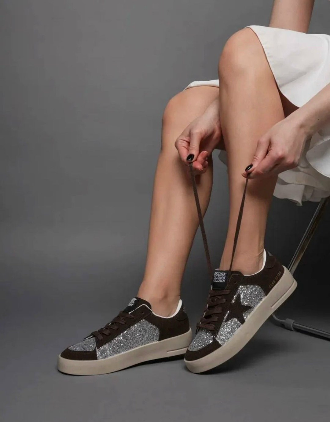 кроссовки golden goose с пайетками на платформе,кроссовки golden goose,,кеды golden goose,кеды golden goose со звездой джинсовые с пайетками