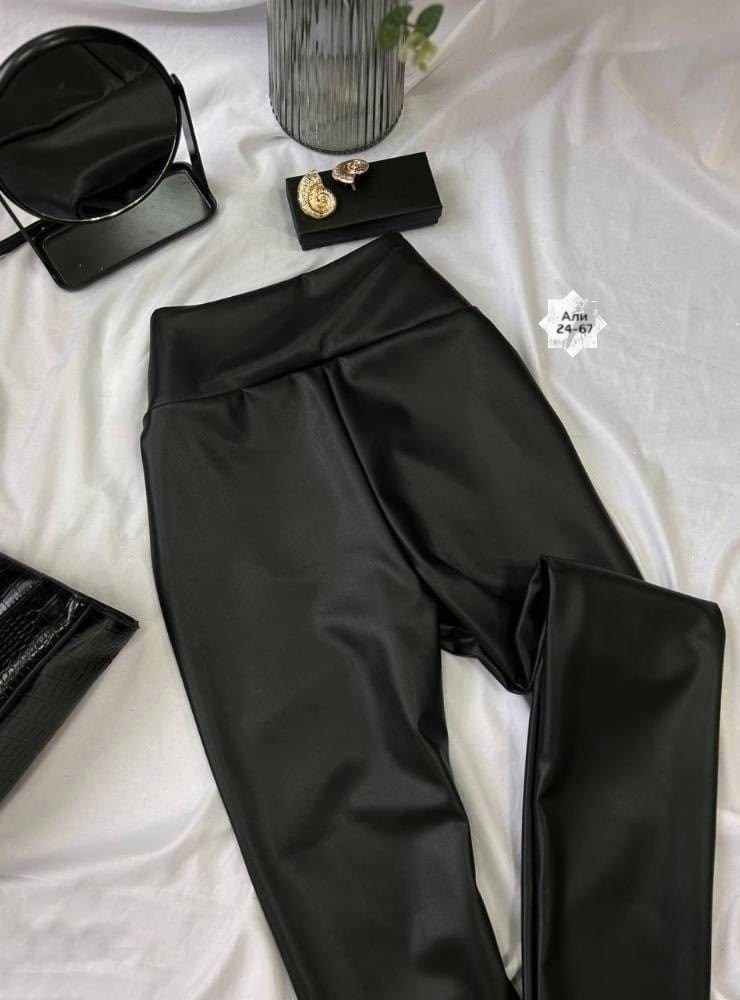 спортивные легинсы из экокожи,матовые лосины,лосины кожаные матовые,леггинсы из искусственной кожи,матовые легинсы