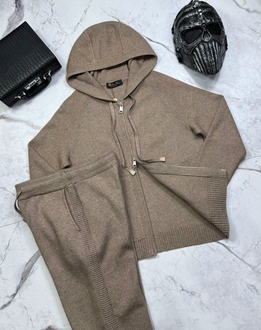 спортивный костюм loro piana,костюм loro piana,кашемировый костюм loro piana,loro piana костюм мужской,костюм кашемировый