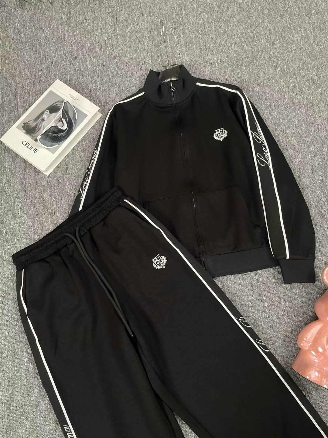 спортивные костюмы,женский спортивный костюм,костюм женский,стильные костюмы,костюм с лампасами