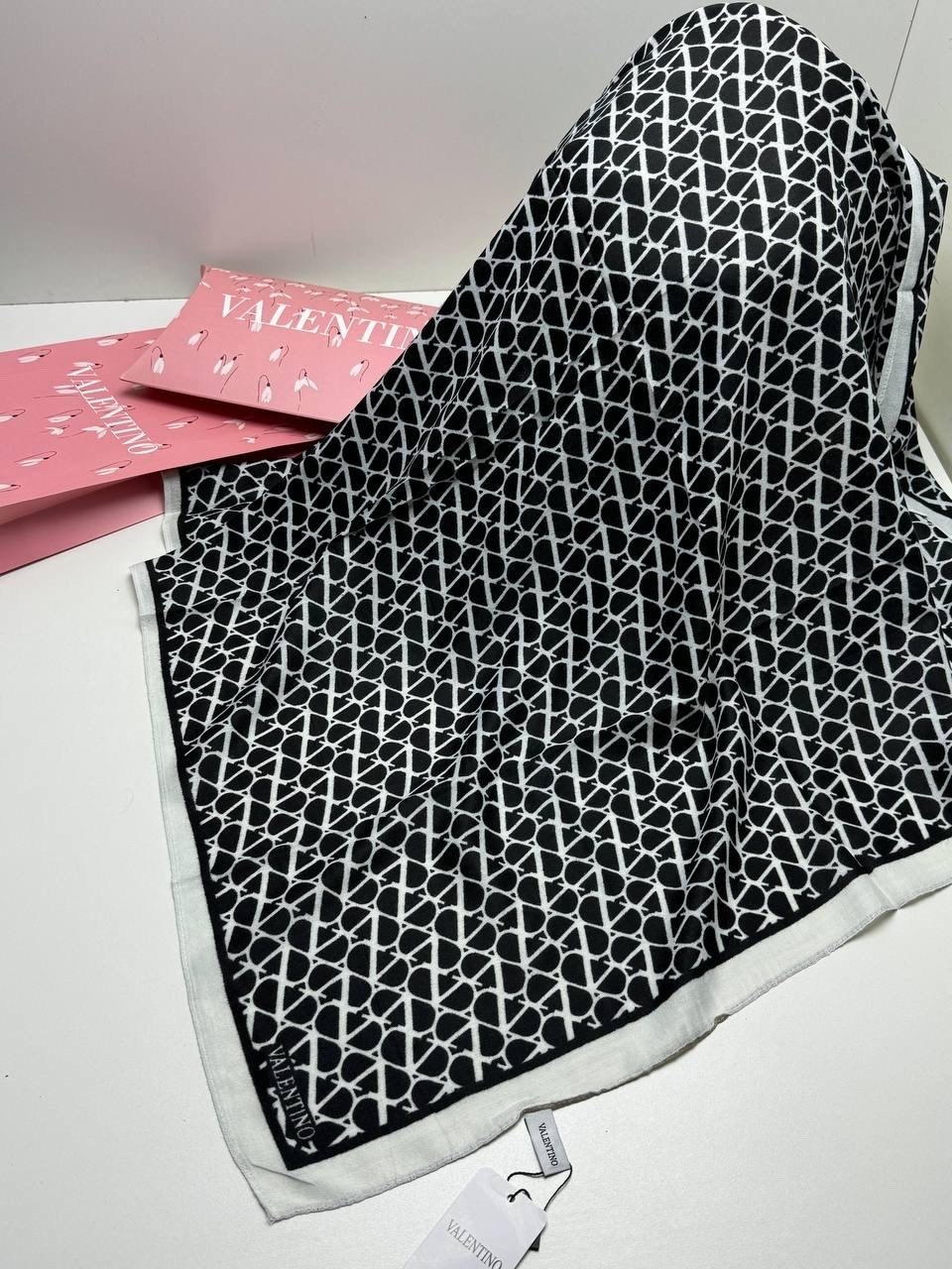 платок valentino,новинки платок,платка,брендовый платок,платок женский valentino