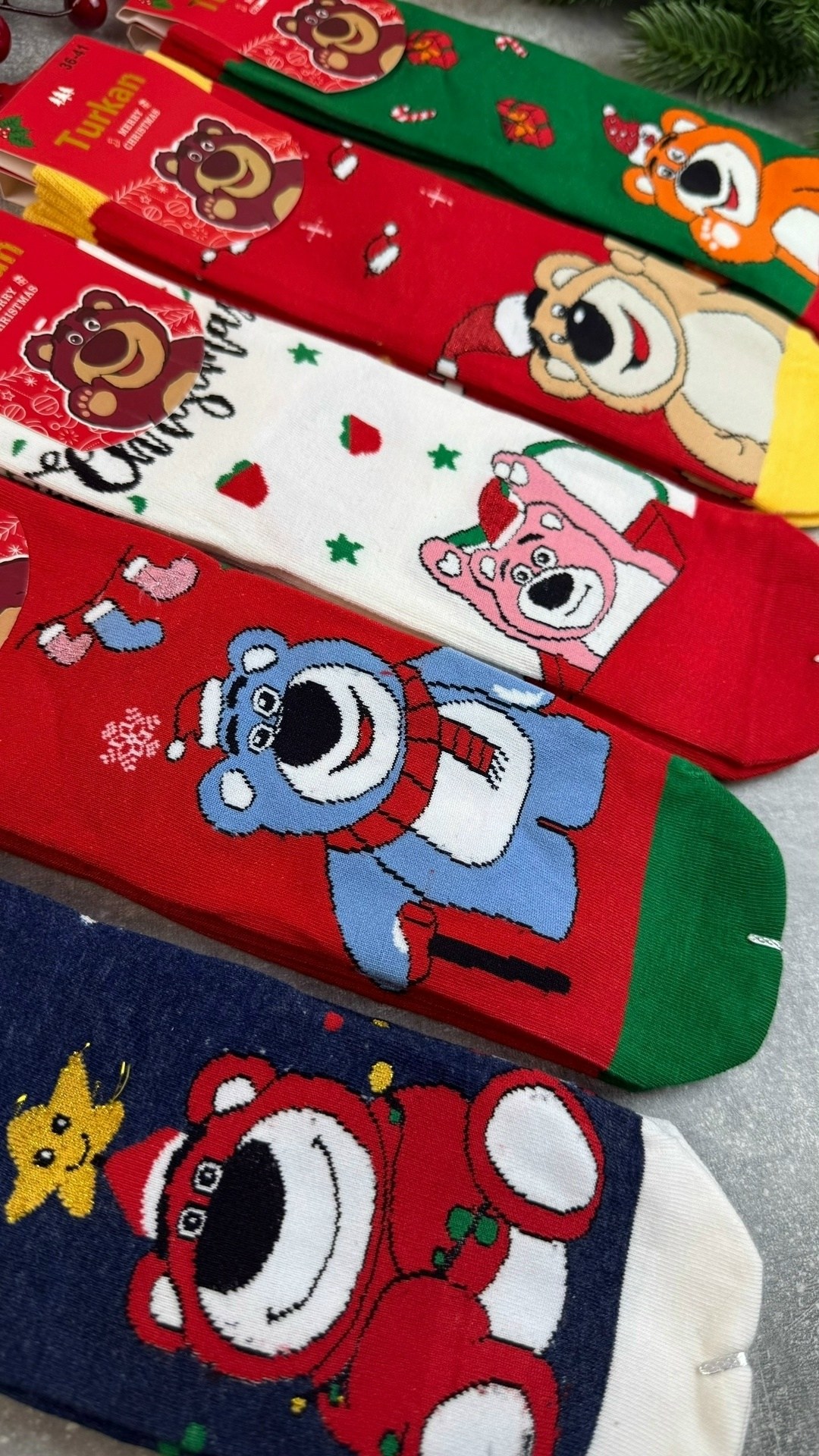 носки комплект 5 пар размер 41-46 новогодние,новогодние носки набор,набор ярких новогодних носков 5 пар,новогодние носки,комплект новогодних носков