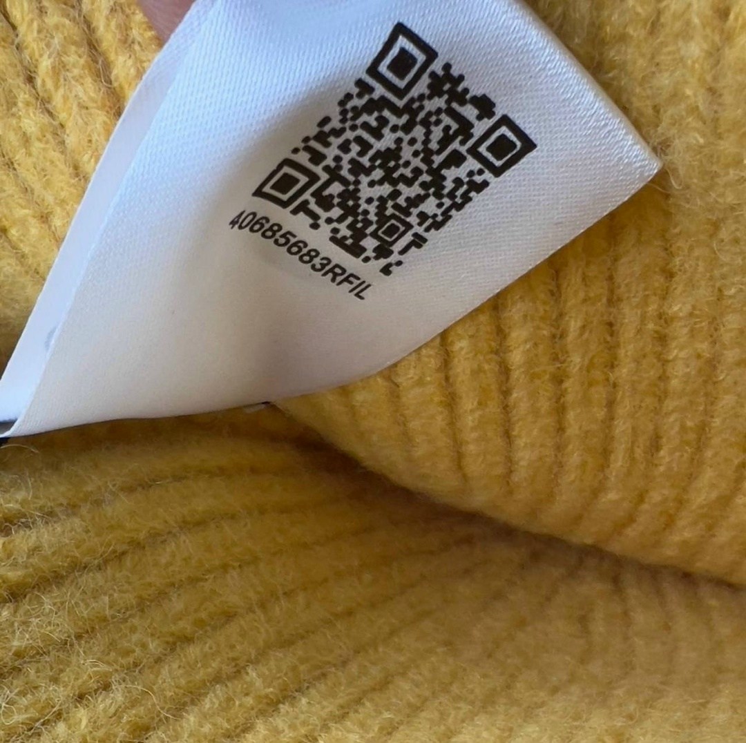 шапка moncler,красная шапка монклер,шапка moncler бини,шапка бини,шапка монклер