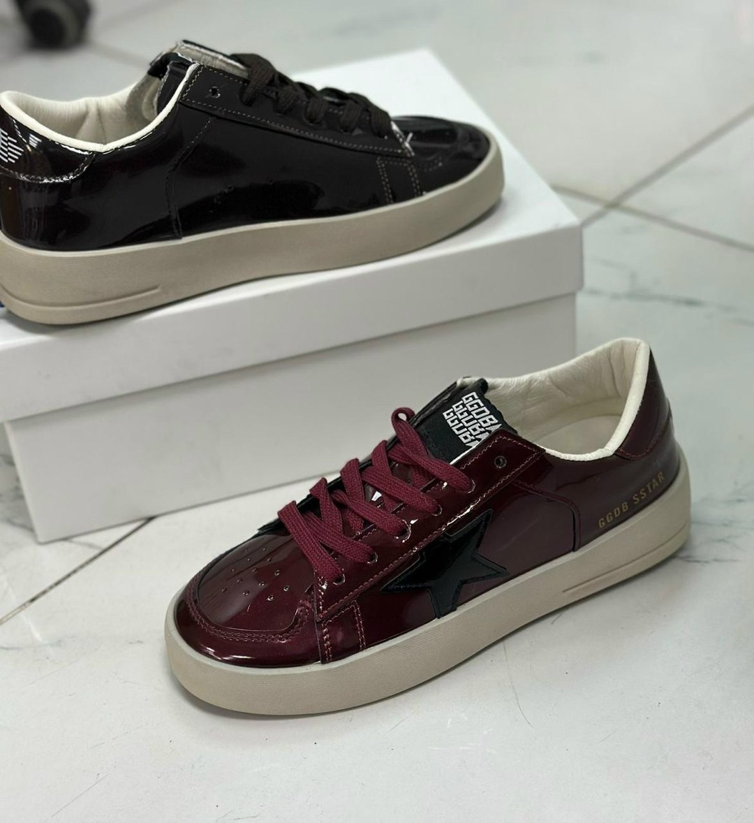 golden goose кеды super-star с блестками серебристый,,кеды golden goose женские,кеды golden goose,golden goose кеды baskets superstar с блестками серый