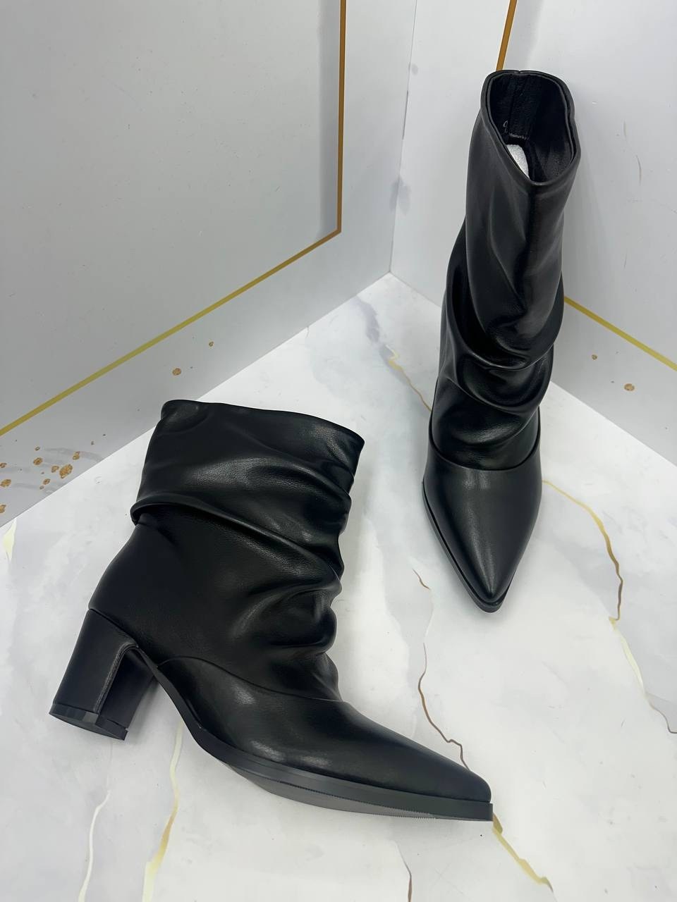 ,женская ,сапоги модные,женские ботильоны с острым носком на тонком высоком каблуке,сапоги