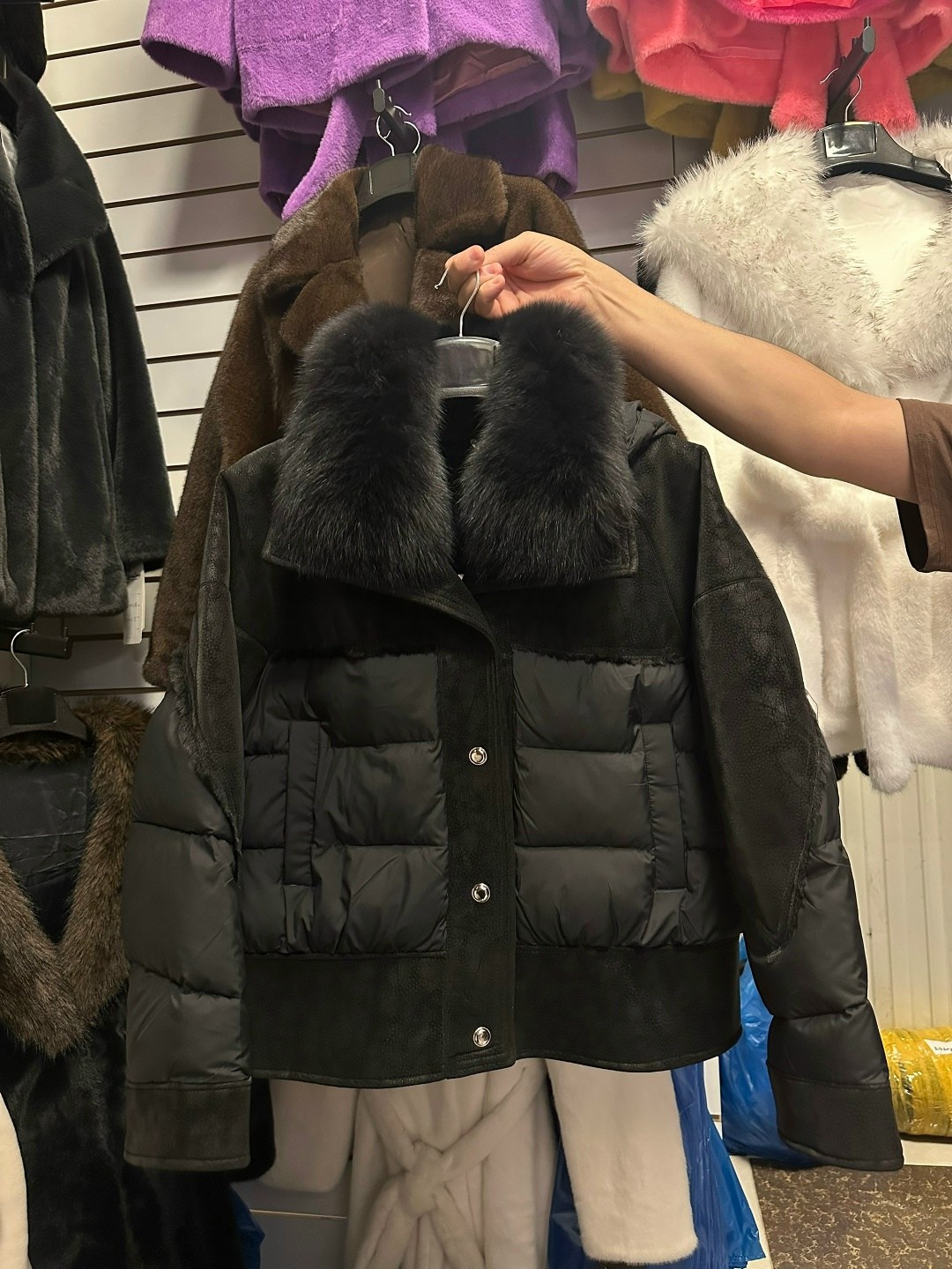 пуховик с натуральным мехом,пуховик с мехом,куртка с мехом,пуховик женский с натуральным мехом,женский пуховик с меховым воротником