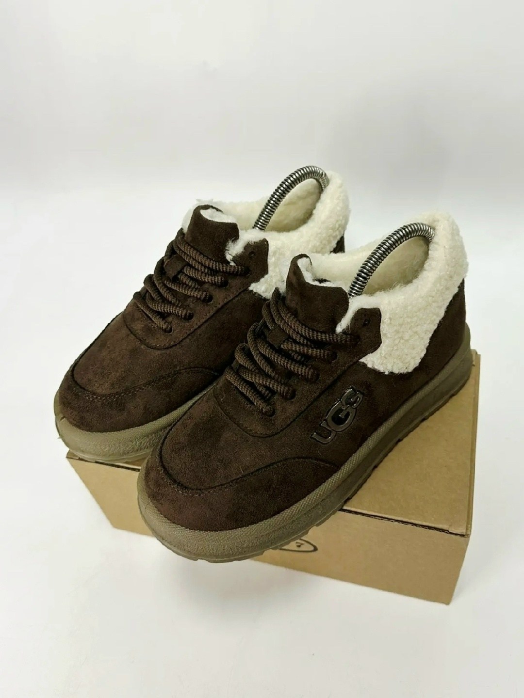 ,зимние кроссовки ugg,женские кроссовки,кроссовки женские ugg,спортивная