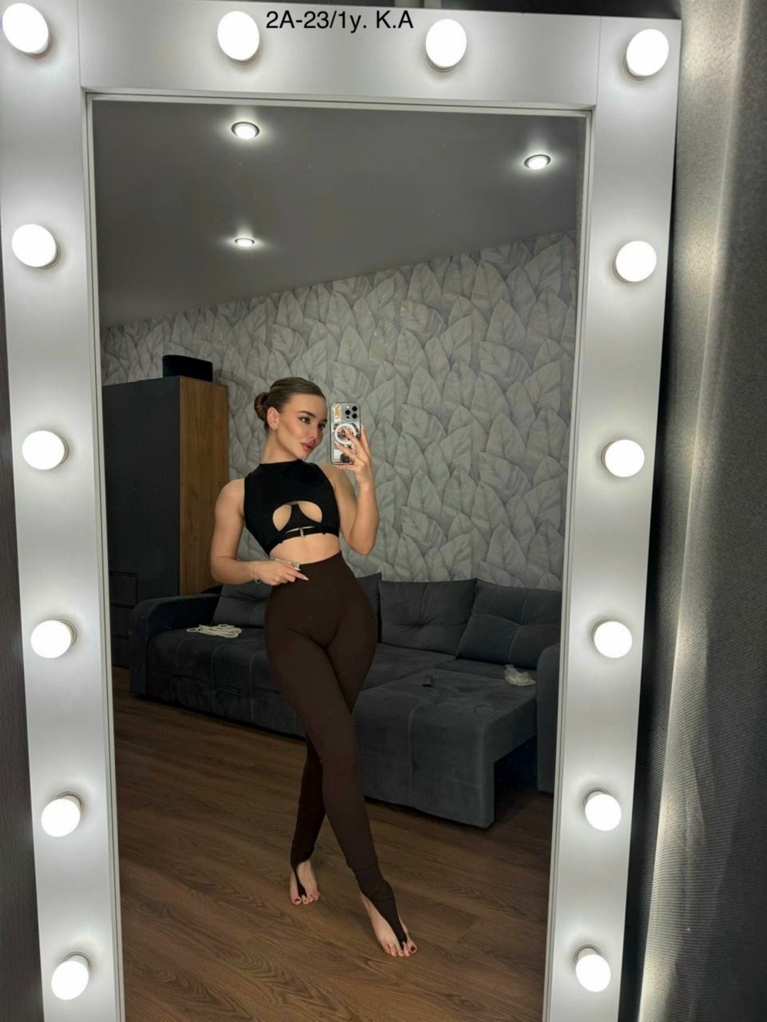 девушка,cпортивный костюм для фитнеса,женские леггинсы,спортивные лосины,худая девушка