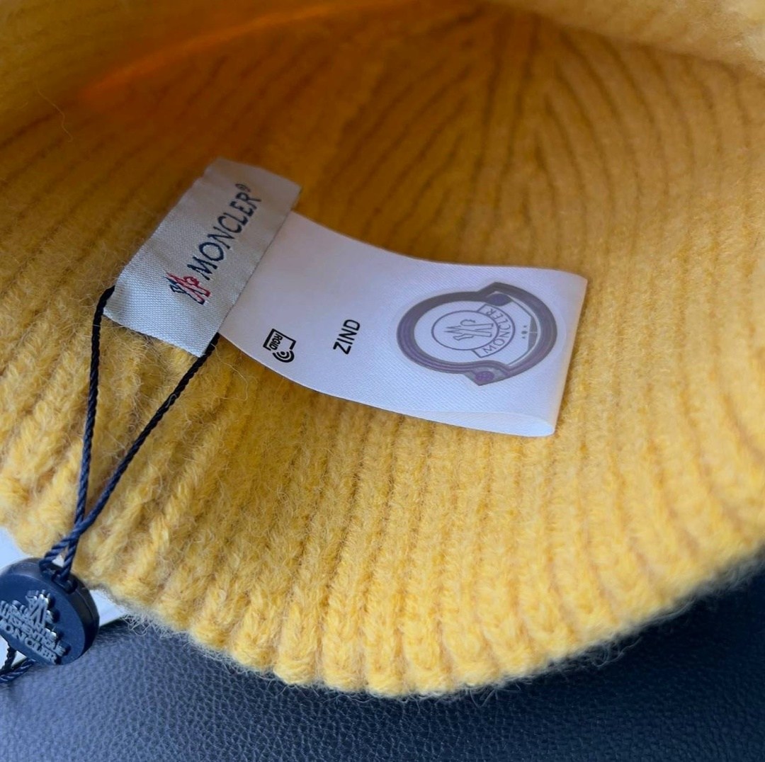 шапка moncler,красная шапка монклер,шапка moncler бини,шапка бини,шапка монклер