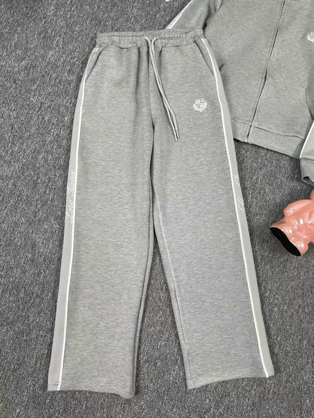 костюм спортивный,костюм трикотажный,стильный костюм,женский костюм,костюм женский спортивный