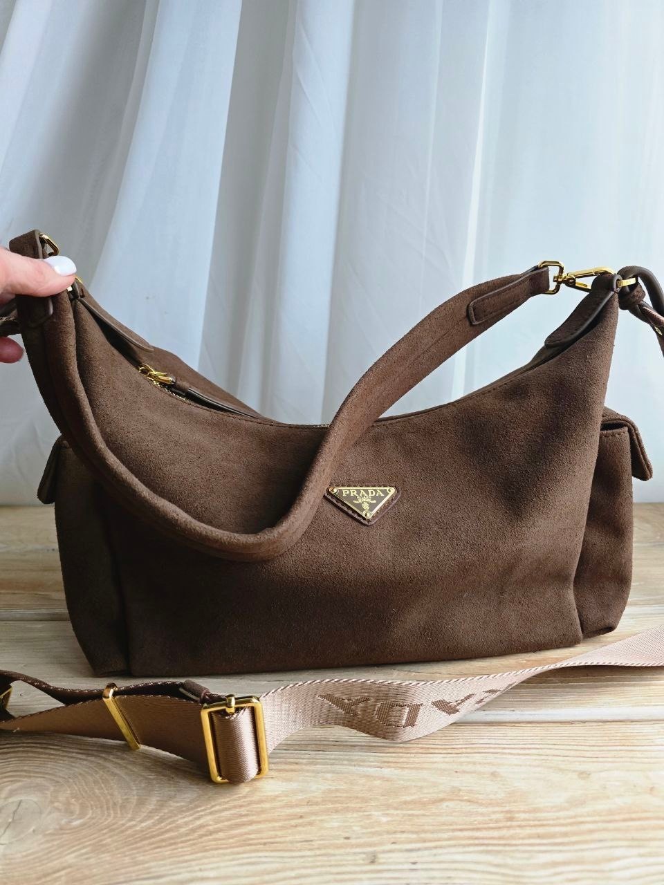 prada замшевая сумка-тоут коричневый,сумка замшевая,prada сумка,сумка prada коричневая натуральная замша,сумка prada женская