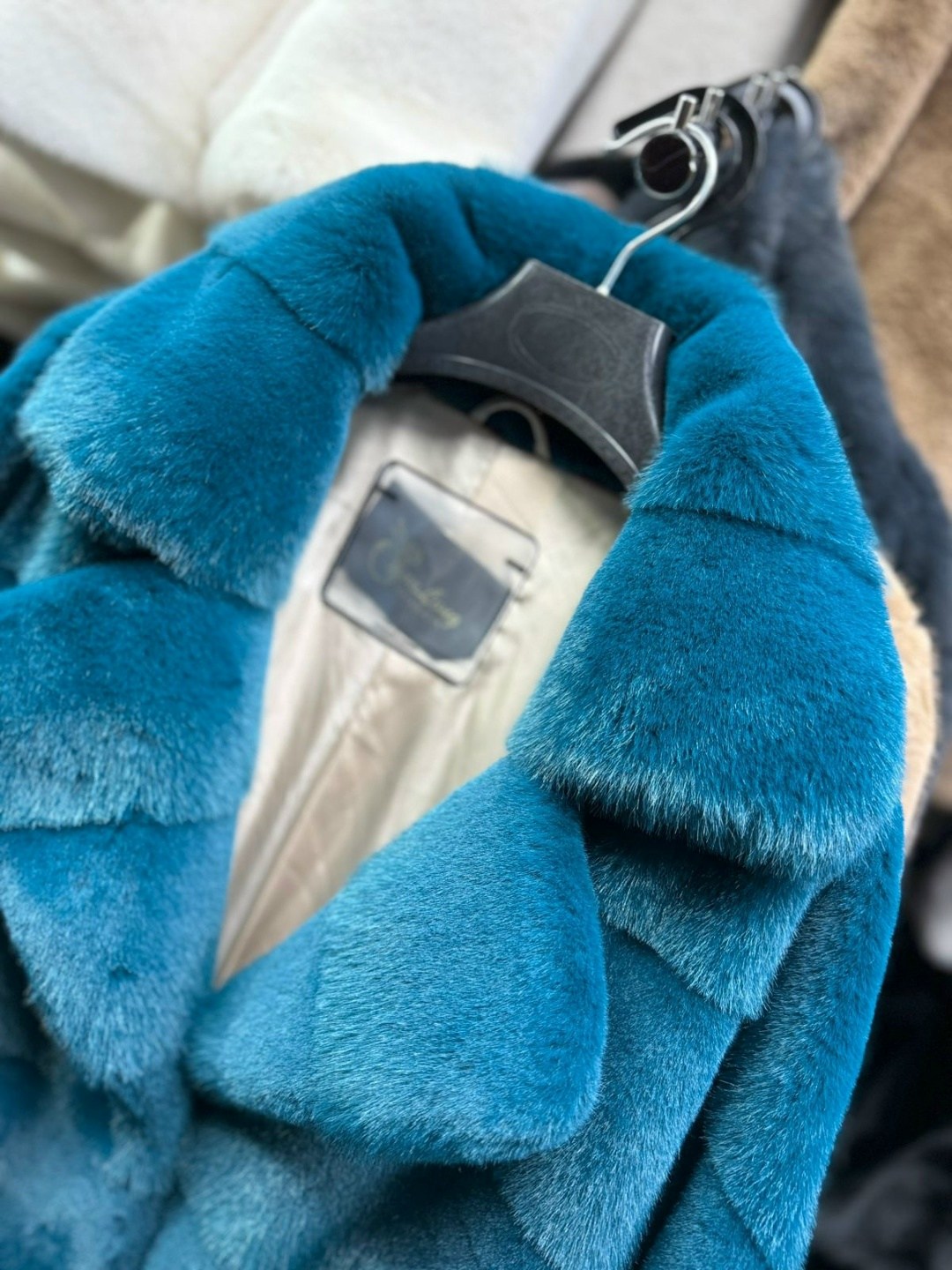 эко-шуба под норку,норковая шуба,шуба,шуба из норки nafa серо-голубая с капюшоном,шуба бобрик