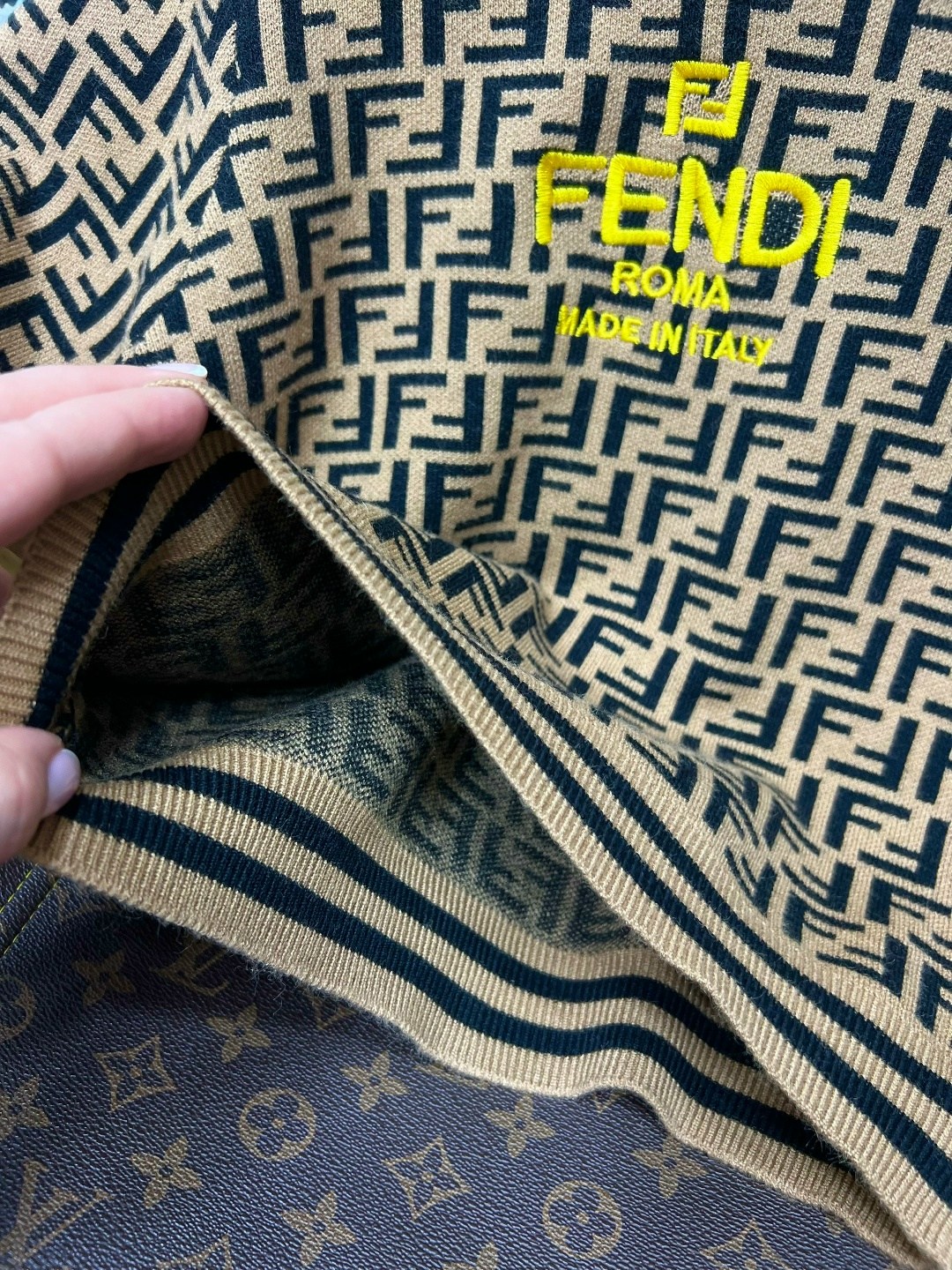 свитер fendi,детский свитер,свитер модный,свитера для мальчик,свитер детская