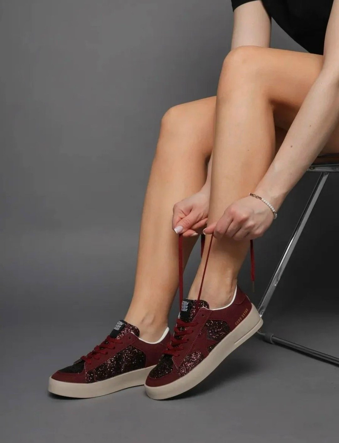 кроссовки golden goose с пайетками на платформе,кроссовки golden goose,,кеды golden goose,кеды golden goose со звездой джинсовые с пайетками