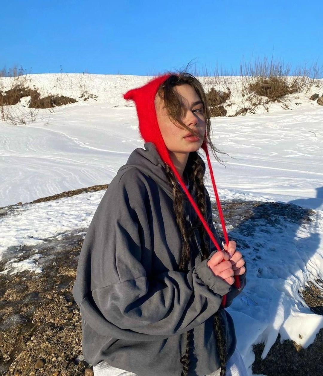 девушка,диана коркунова,красива девушка,шапка с ушками,девушек