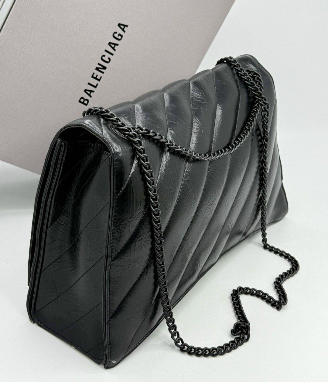 balenciaga сумка,баленсиага краш сумка,стеганая сумка crush medium chain balenciaga черный,сумка баленсиага,черная женская кожаная сумка balenciaga