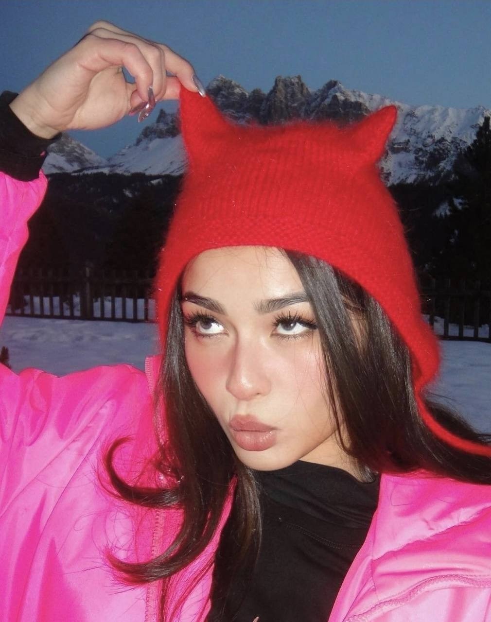 девушка,диана коркунова,красива девушка,шапка с ушками,девушек