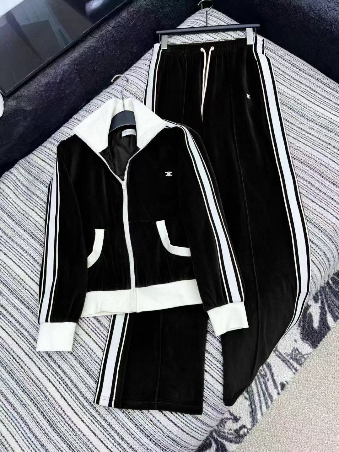 костюм спортивный женский,костюм спортивный женский черный,cпортивный костюм женский на флисе,женский велюровый костюм с лампасами черный,костюм спортивный celine