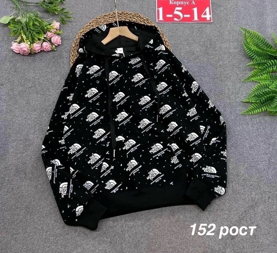 мальчик с книгами,дети книги,читающий мальчик,дети читают книги,подростки в библиотеке