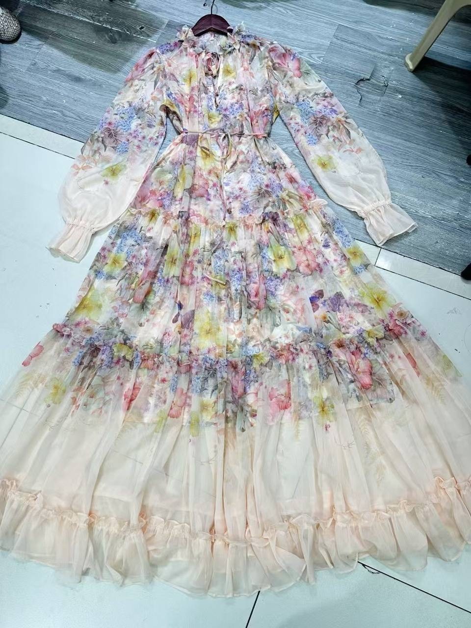 шифоновое платье,женское шифоновое платье трапециевидной формы с цветочным принтом,шифоновое платье с принтом,женское шифоновое платье,платье из шифона