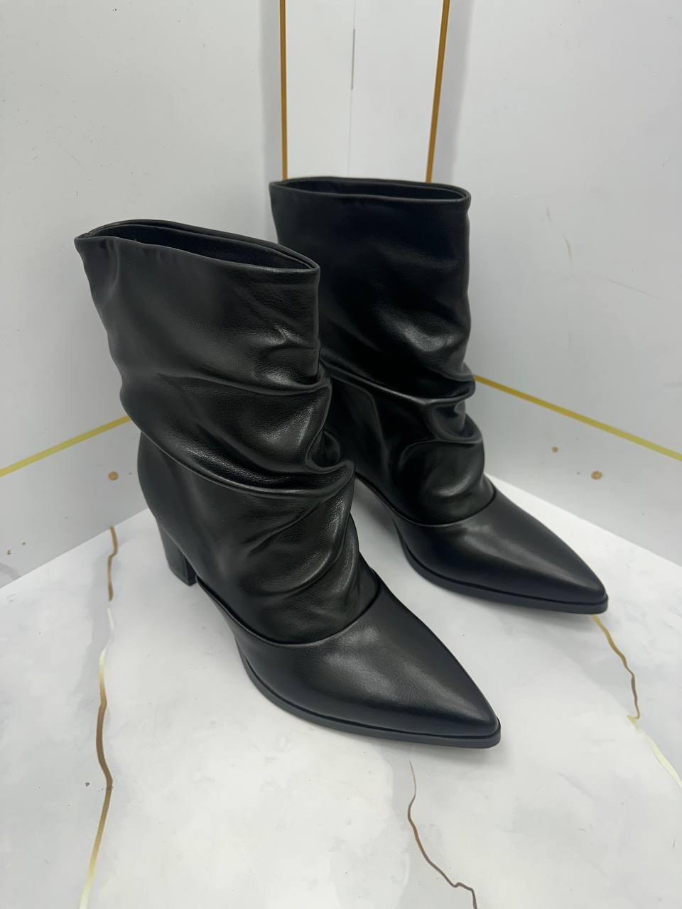 ,женская ,сапоги модные,женские ботильоны с острым носком на тонком высоком каблуке,сапоги