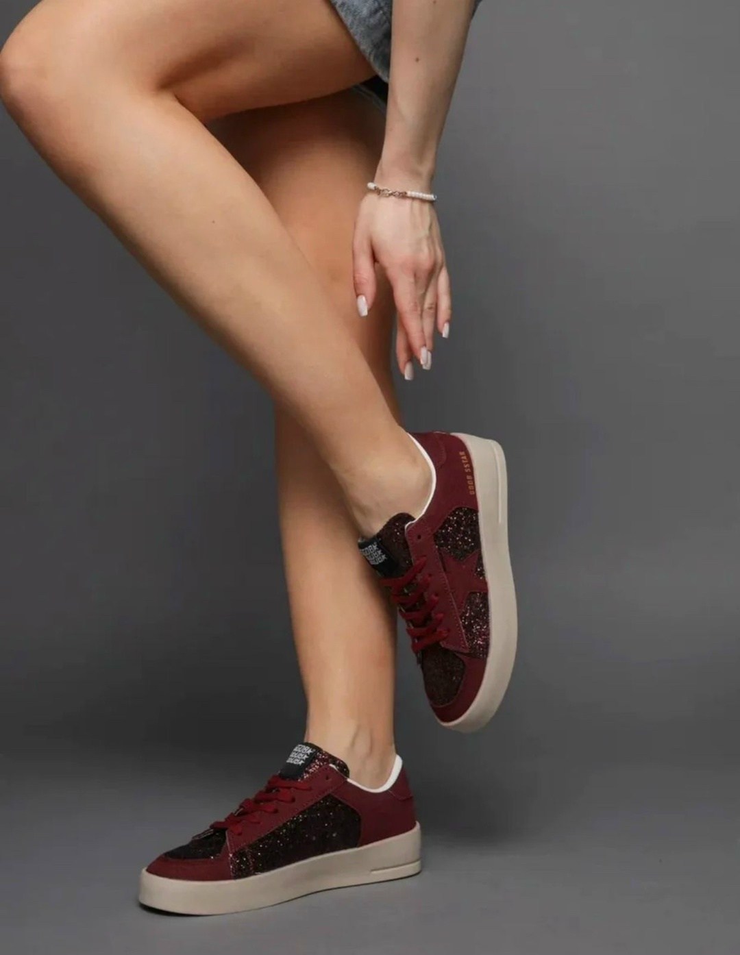 кроссовки golden goose с пайетками на платформе,кроссовки golden goose,,кеды golden goose,кеды golden goose со звездой джинсовые с пайетками