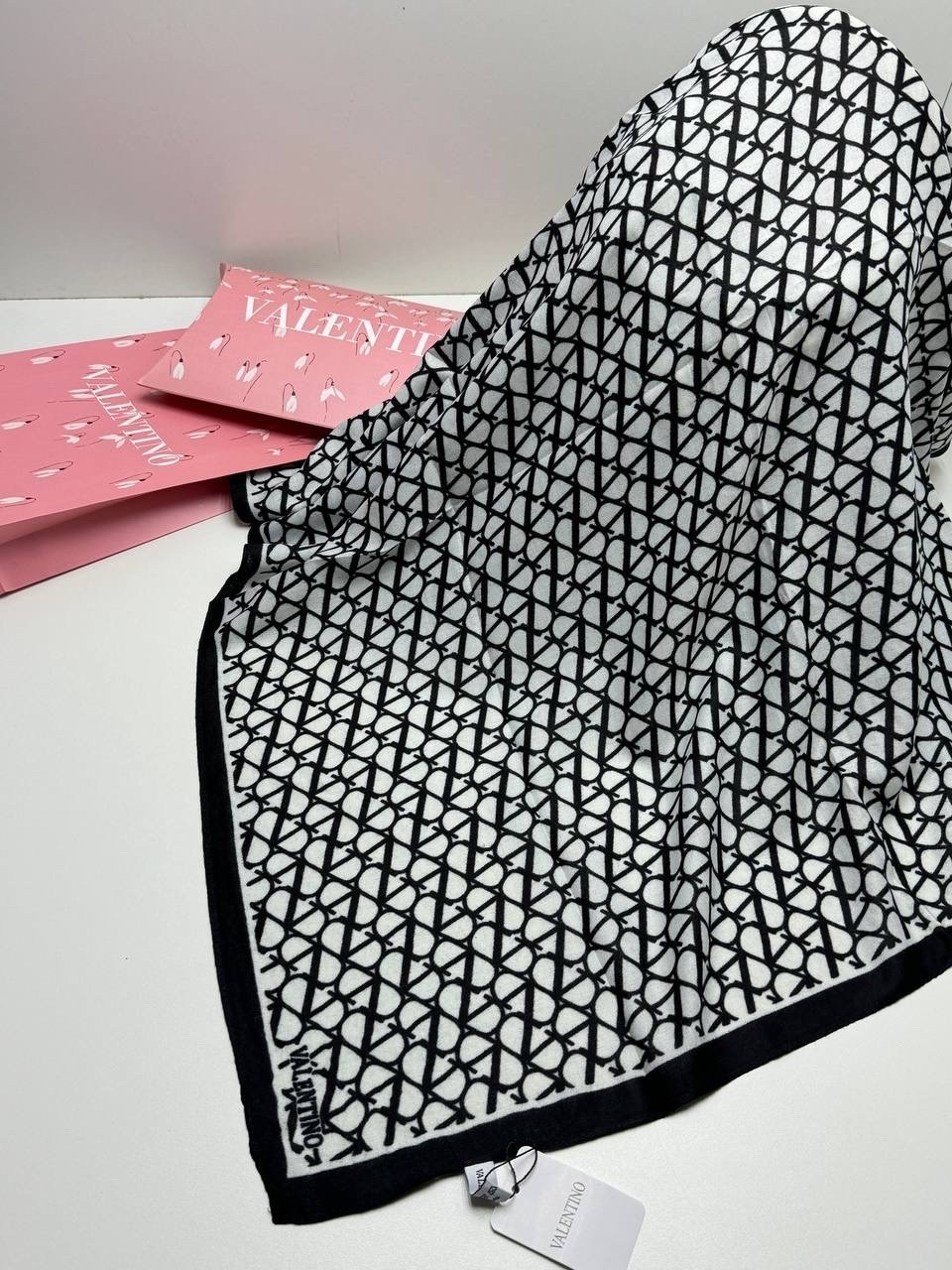 платок valentino,новинки платок,платка,брендовый платок,платок женский valentino