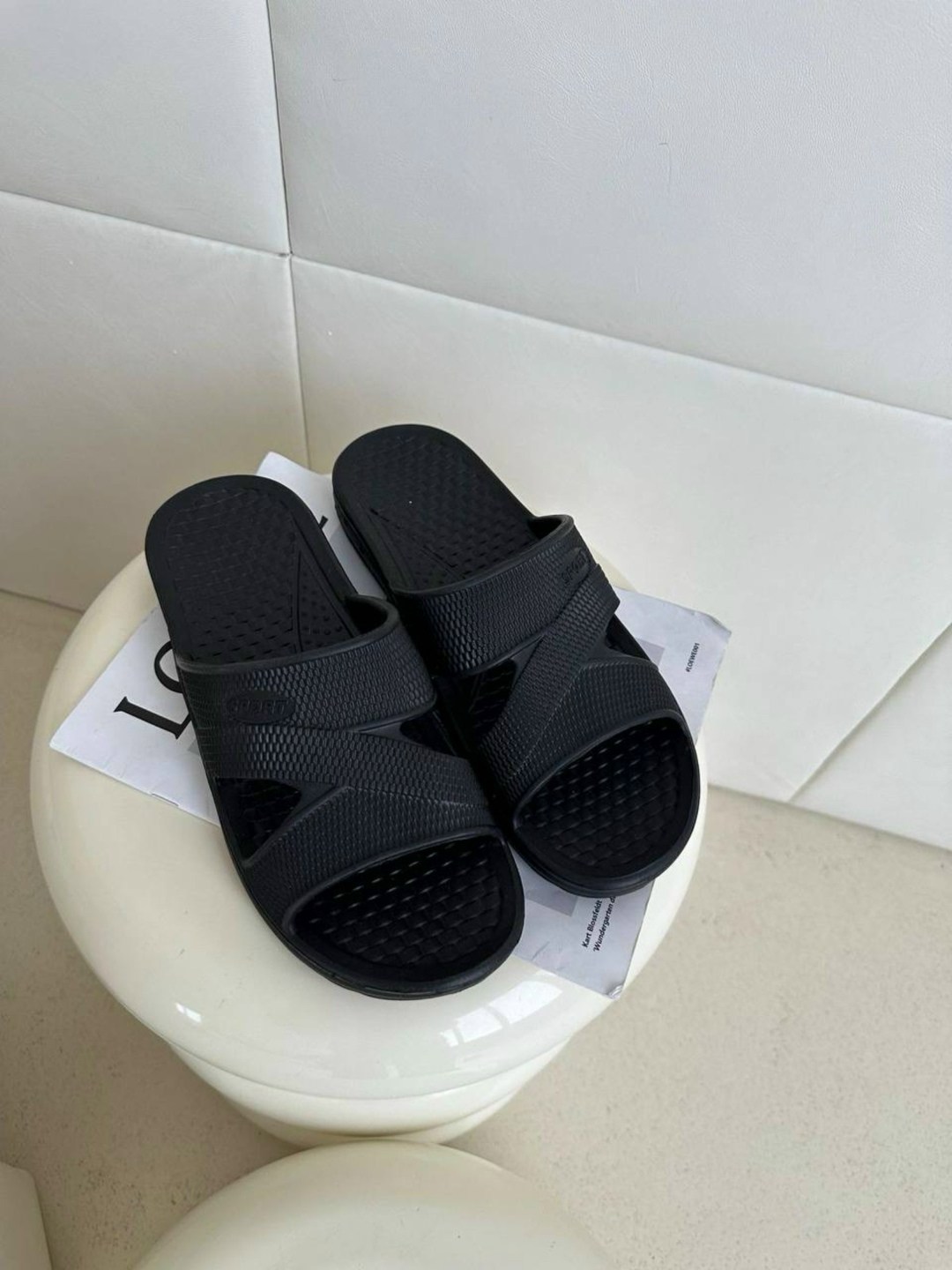 мужские сланцы,шлепанцы мужские,мужские шлепанцы черные,шлепки мужские,сланцы шлепанцы мужские чёрные