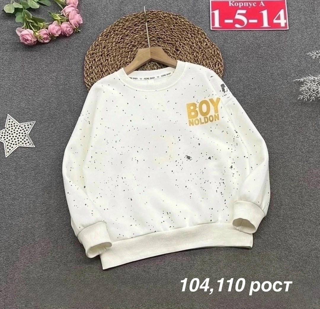 мальчик с книгами,дети книги,читающий мальчик,дети читают книги,подростки в библиотеке