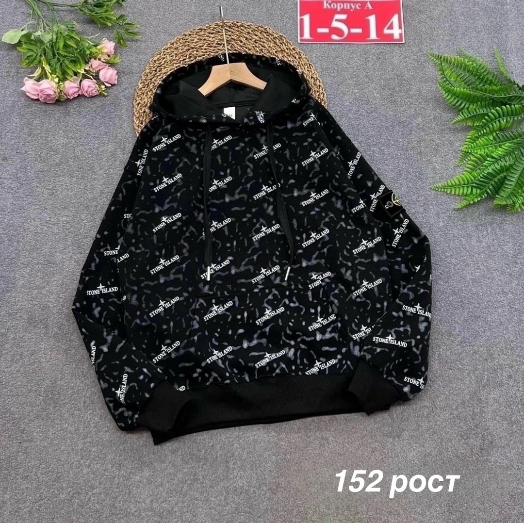 мальчик с книгами,дети книги,читающий мальчик,дети читают книги,подростки в библиотеке