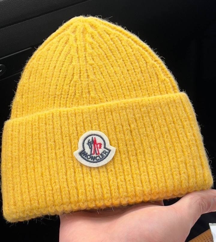 шапка moncler,красная шапка монклер,шапка moncler бини,шапка бини,шапка монклер