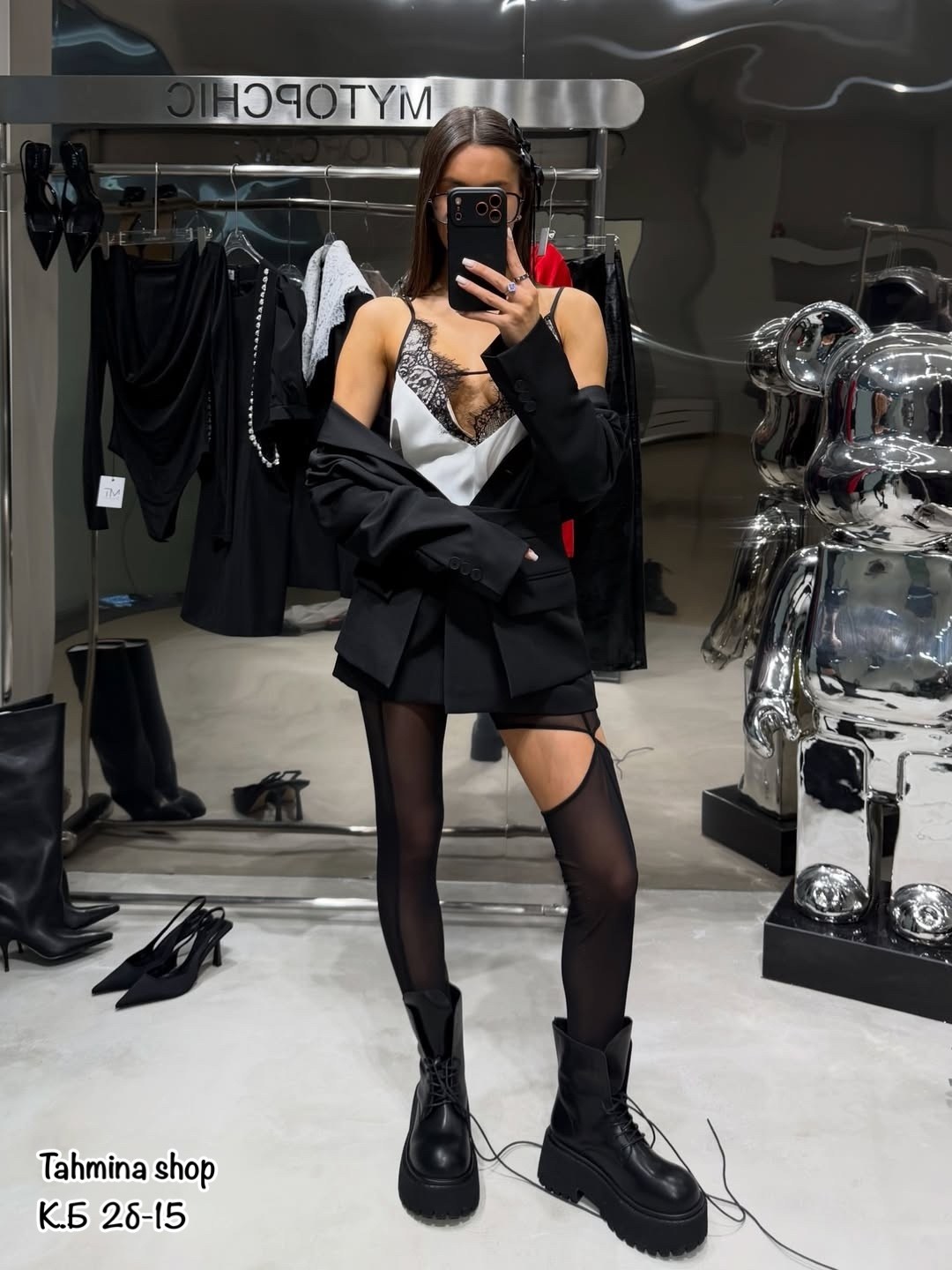 колготки в авто,чулки колготки,девушки в чулках машине,ножки в авто,ноги девушек в колготках в машине